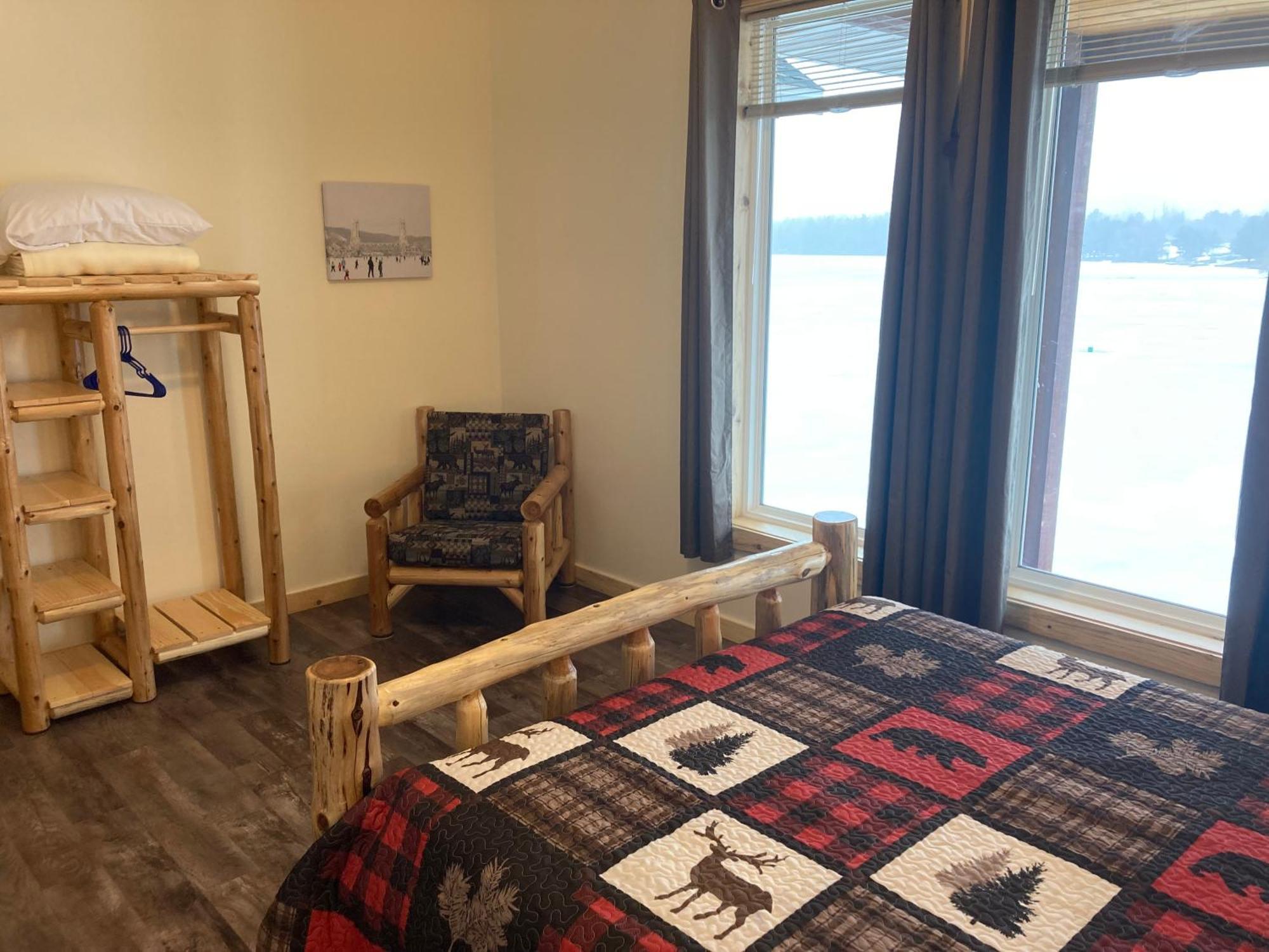 Keweenaw Waters Resort Houghton Buitenkant foto