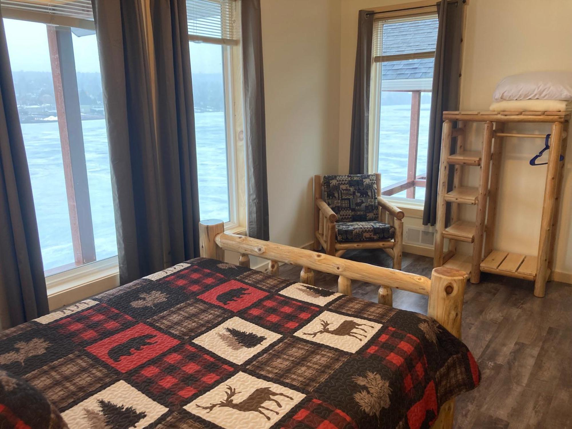 Keweenaw Waters Resort Houghton Buitenkant foto
