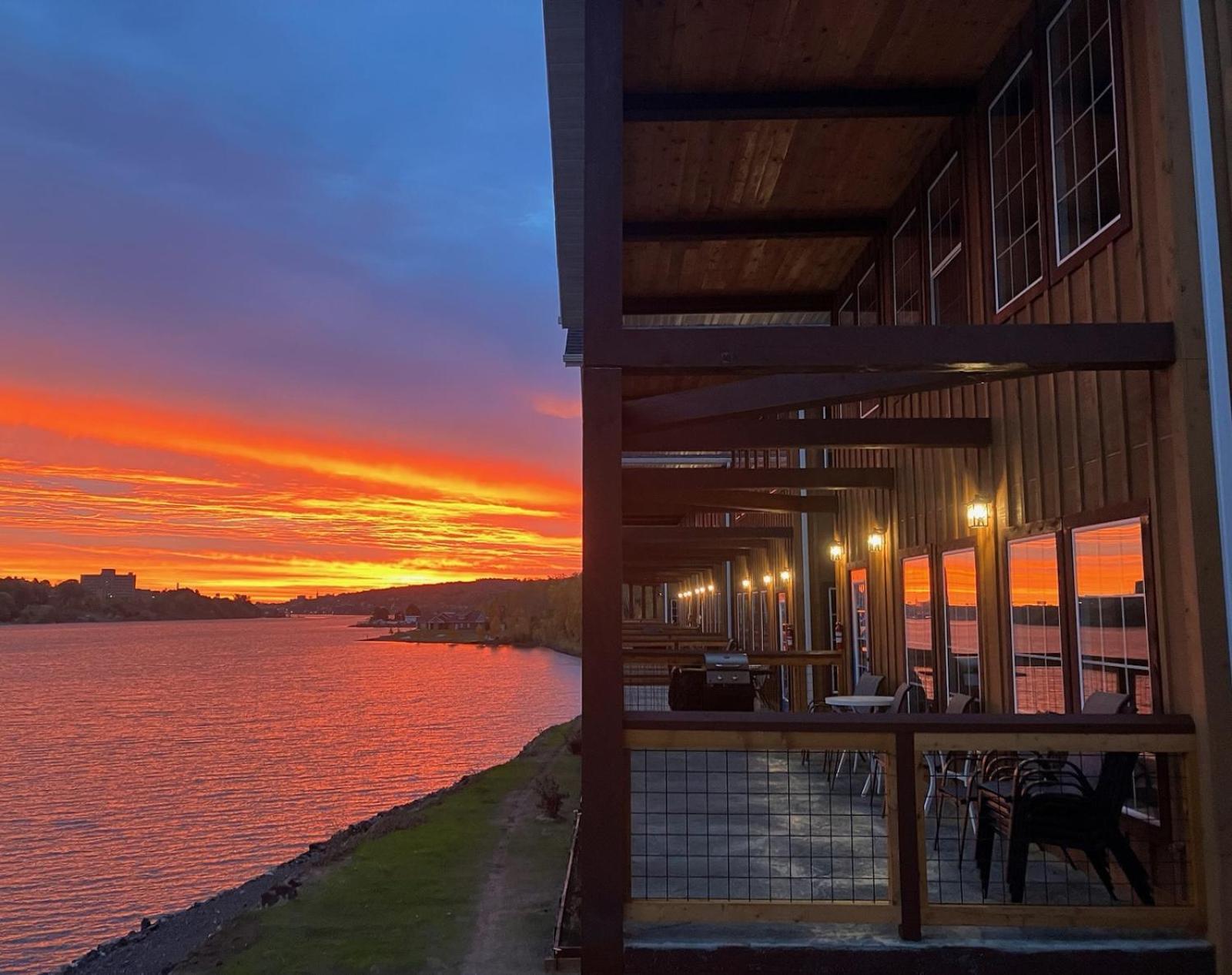 Keweenaw Waters Resort Houghton Buitenkant foto