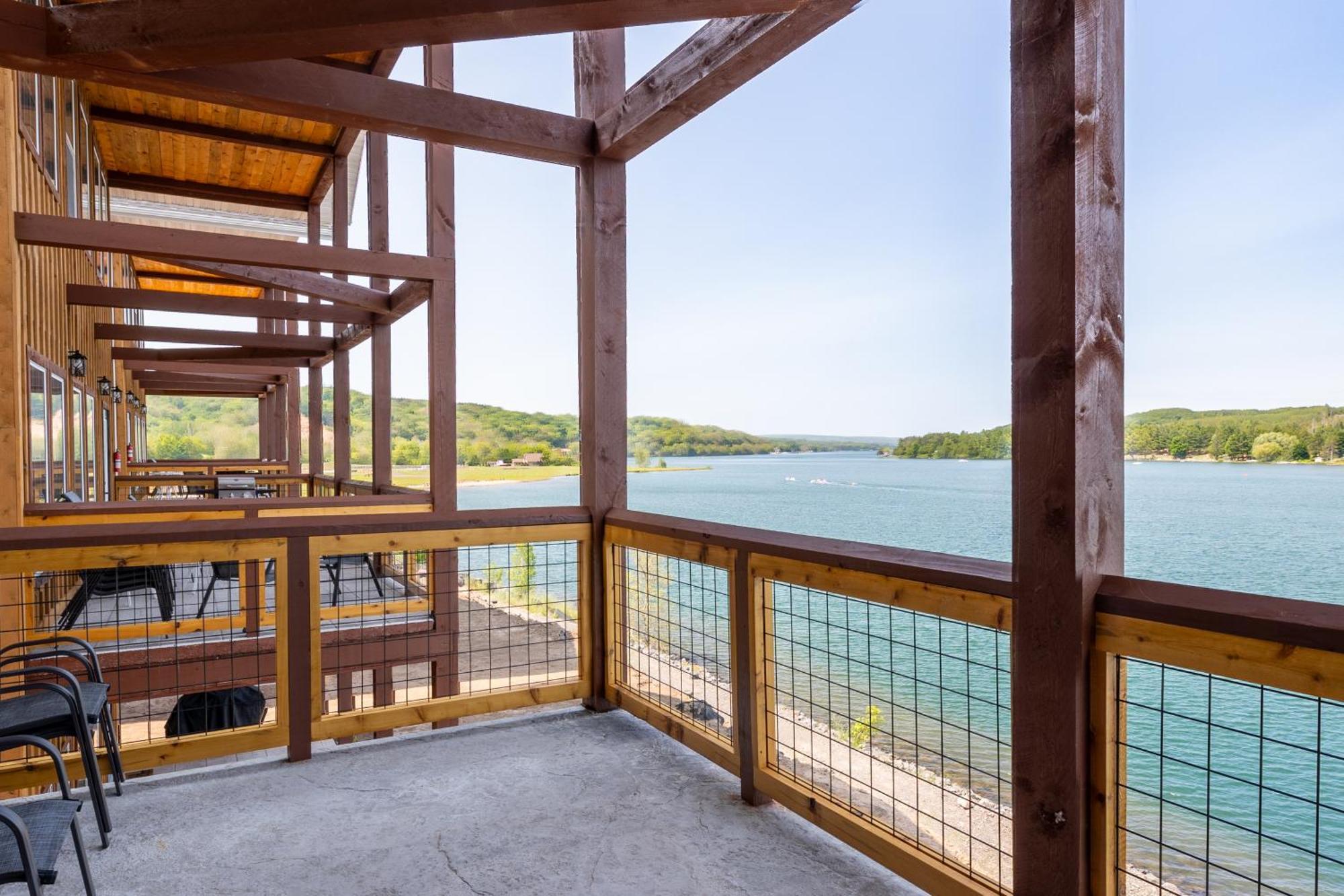 Keweenaw Waters Resort Houghton Buitenkant foto